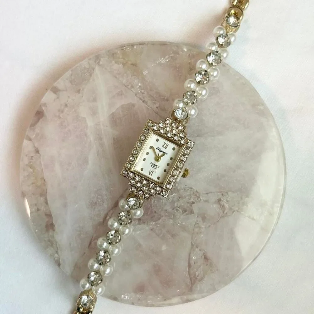 Source Unknown gold tone